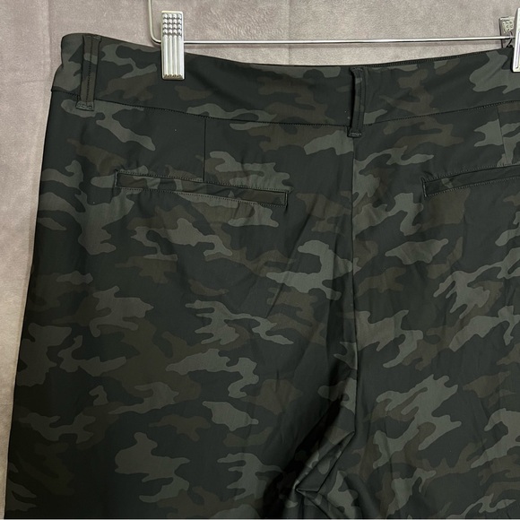 Spanx Sunshine Shorts  Pull On 4-Way Stretch Size XLarge Black Camo. - Picture 5 of 14